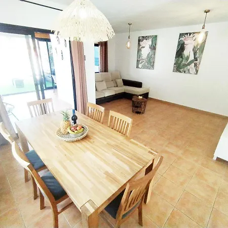 With Private Garden, Swimming Pools, Tennis Courts And Hight-speed Wifi Сasa de vacaciones