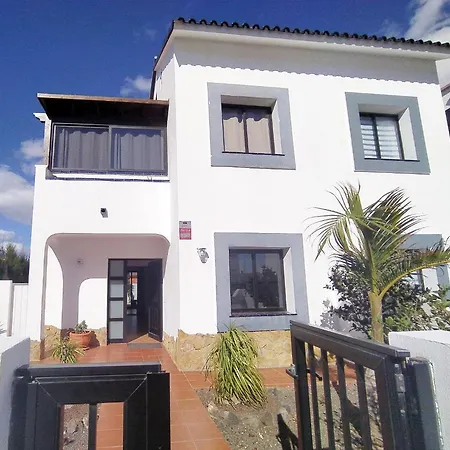 With Private Garden, Swimming Pools, Tennis Courts And Hight-speed Wifi * Corralejo
