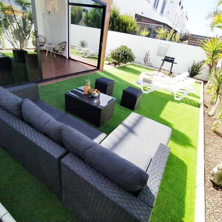 Feriehus With Private Garden, Swimming Pools, Tennis Courts And Hight-speed Wifi